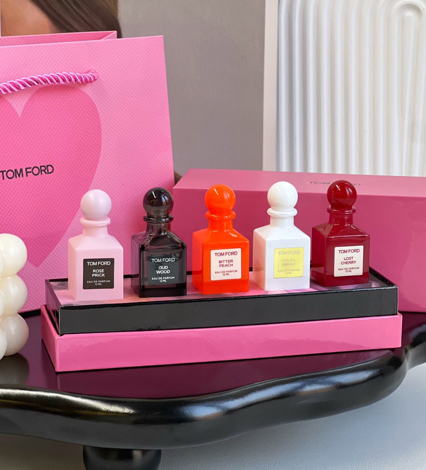 海南岛免税中免集团520限量特惠香水礼盒，TF的年度巨献！单瓶单价2000💰现在5瓶中样福利白菜价199💰 ‼️手快有手慢无！