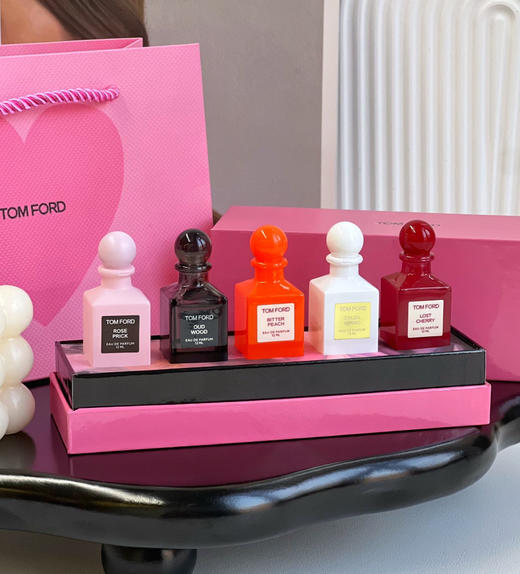 海南岛免税中免集团520限量特惠香水礼盒，TF的年度巨献！单瓶单价2000💰现在5瓶中样福利白菜价199💰 ‼️手快有手慢无！ 商品图0