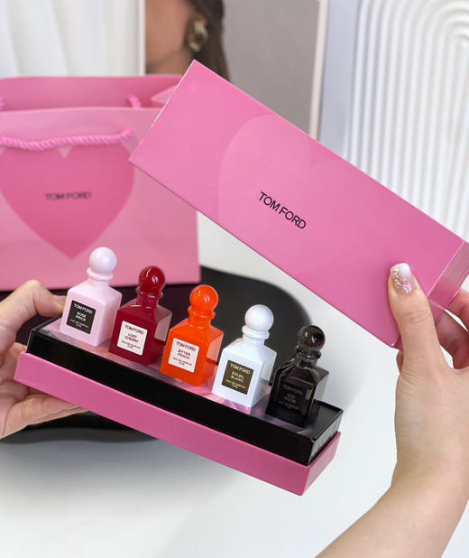 海南岛免税中免集团520限量特惠香水礼盒，TF的年度巨献！单瓶单价2000💰现在5瓶中样福利白菜价199💰 ‼️手快有手慢无！ 商品图8