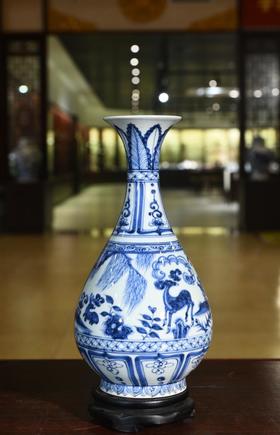 仿元青花吕洞宾图玉壶春瓶