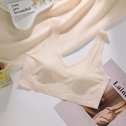 【大胸显小！轻薄无痕兔耳朵杯罩内衣】凉感透气胸罩，性感唯美，吸湿排汗，不走型不移位，内含透气孔，夏季薄款无痕内衣女背心式无钢圈文胸 商品图5