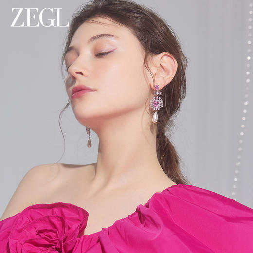 ZEGL设计师甜蜜梦境系列爱心水滴耳环女轻奢高级感耳钉银针耳饰品 商品图3