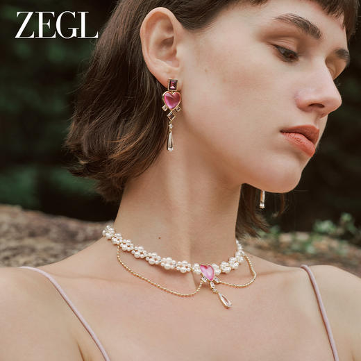 ZEGL设计师春夏缤纷系列爱心人造珍珠项链女轻奢高级感复古锁骨链 商品图3