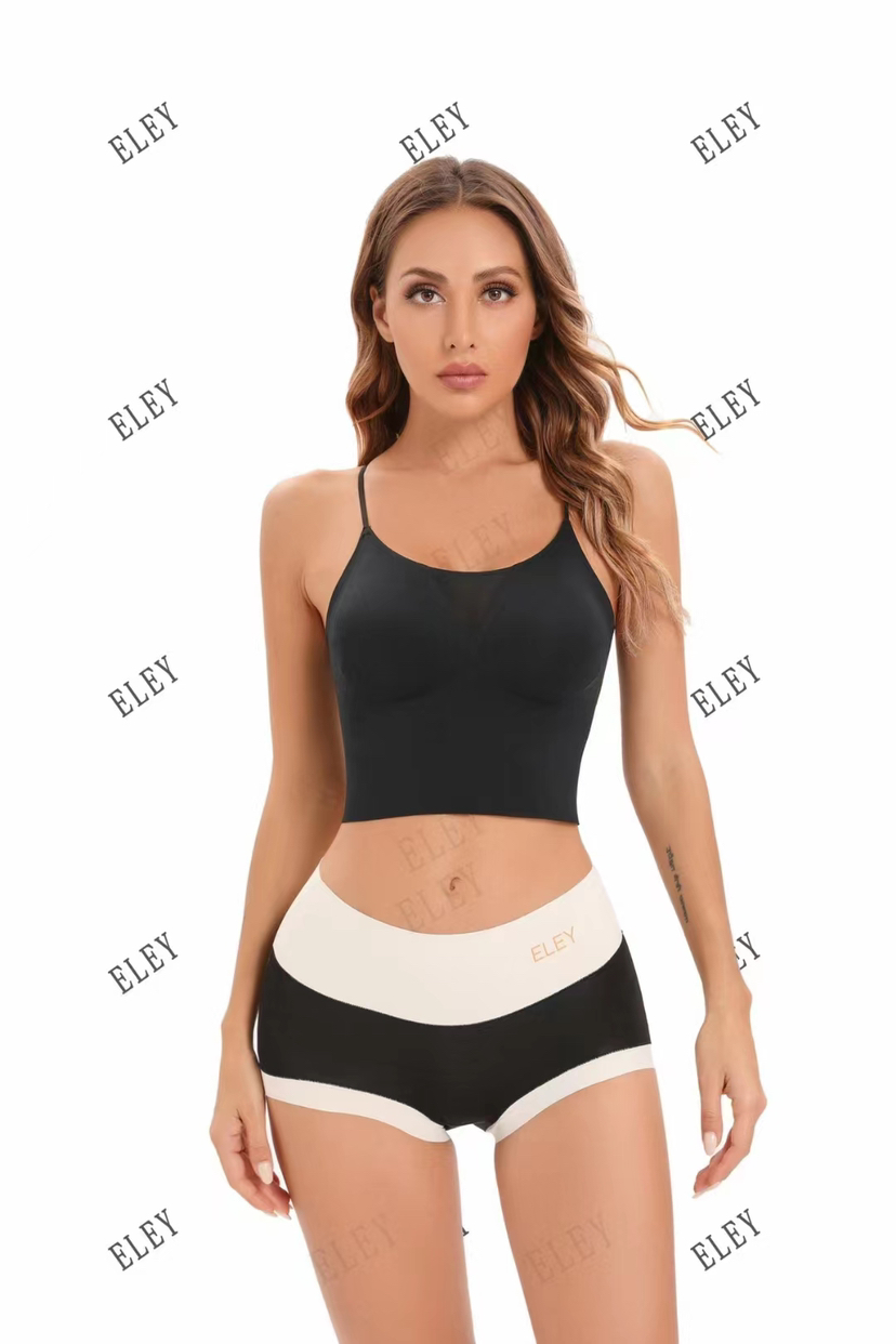 LAPERLA高腰拼接裸感内裤，高档莫代尔真丝混纺布，底档真丝，轻柔、透气、抑菌，一款会呼吸的内裤；包容性好，弹力大，一盒4条装