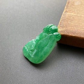 冰种阳绿厚庄翡翠山水牌