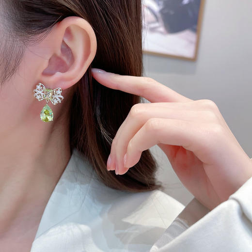 s925银针锆石镶嵌蝴蝶结水滴耳环LY 商品图3