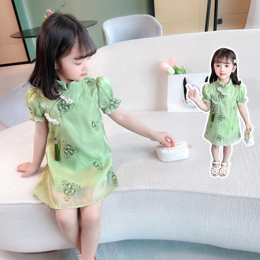 【洋气甜美！儿童中国风古装】女童绿色旗袍夏季，复古中式立领，流苏钉珠盘扣，时尚泡泡短袖，精美绣花图案，2023新款，民国改良复古宝宝连衣裙，洋气中国风古装 商品图1