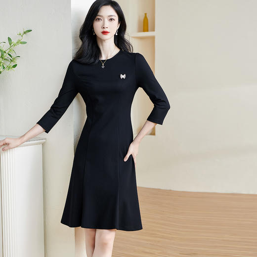 剩S/M 米思阳2025春季新款知性简约经典连衣裙修身显瘦褶皱黑色裙子2402 商品图0