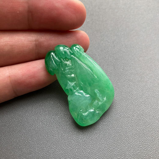 冰种阳绿厚庄翡翠山水牌 商品图7