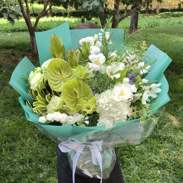 白绿色系混搭花束
