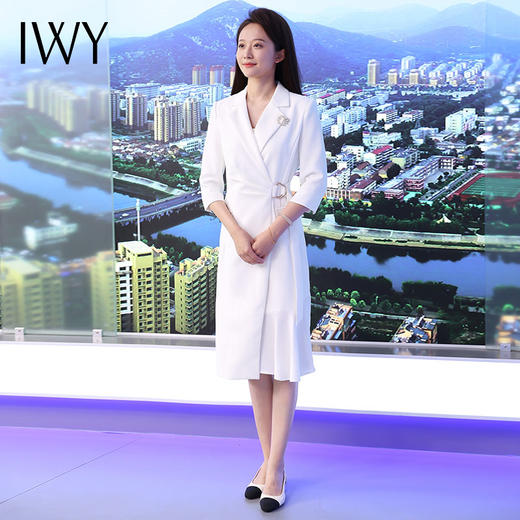 IWY/法式白色连衣裙女系带收腰气质西装裙不规则主持人上镜装Q772 商品图0