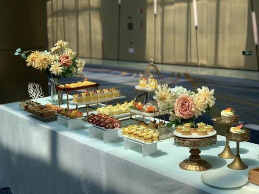 【甜品台】庆典、婚礼、开业、生日宴甜品台；仪式感满满，鲜花与甜品，甜美与心动，美好时刻，艾塔相伴~具体主题、色系、风格，请咨询客服~ 商品图6
