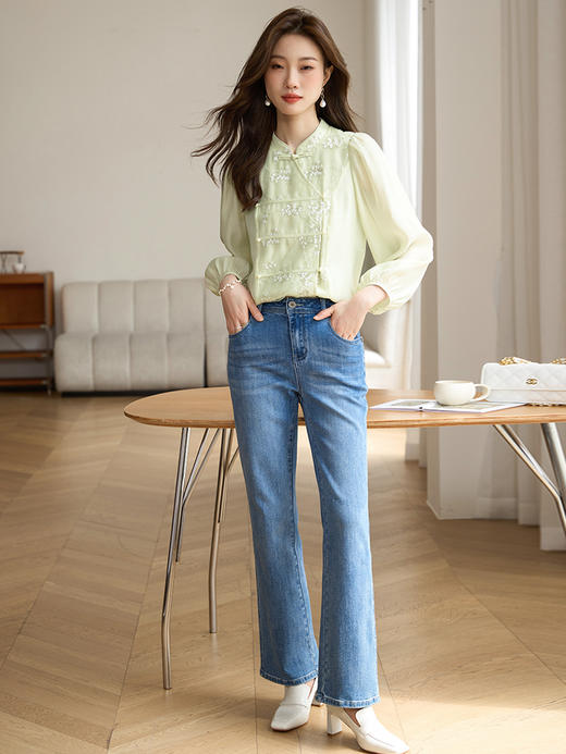 【1件72折】熙世界新中式国风刺绣盘扣衬衫女秋季新款气质灯笼袖立领天丝上衣 商品图3