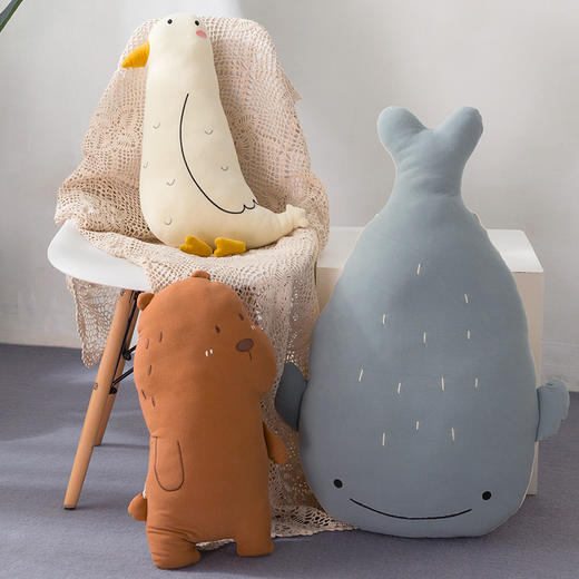 【ins软体抱枕】海鸟狐狸鲸鱼毛绒玩具 精品店玩偶公仔可定制  舒服柔软不掉毛 饱满填充回弹能力好随意按压 商品图2