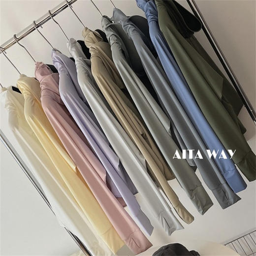 【升级版~黑胶帽斗篷防晒衣】轻奢黑胶帽斗篷防晒衣，防紫外线，时髦显瘦，透气网孔。上身舒适不闷热，立体黑胶帽檐防晒，防护小指套设计，冰感舒适面料，宽松便利，女防晒服 商品图3