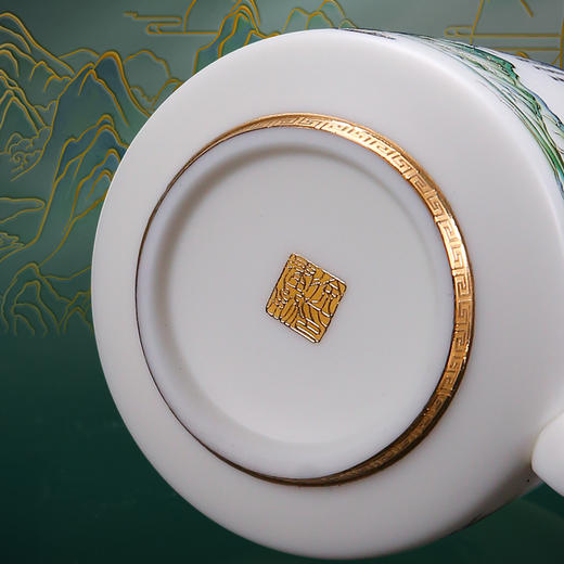 【升级款】羊脂玉瓷夔龙纹江山杯，徐建勇老师签章，瓷质温润如玉 迎光透亮，浮雕堆金工艺 触感立体，珍藏品鉴 送礼臻品 商品图5