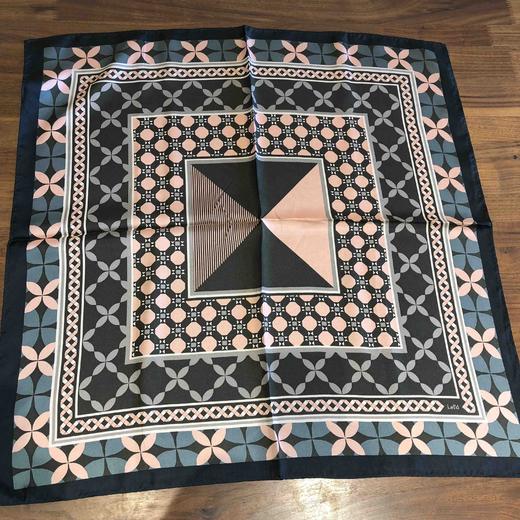 桑蚕丝印花方巾（出囗韩国） 商品图0