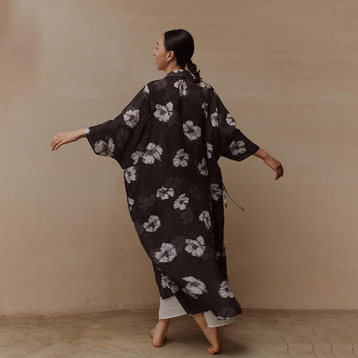 绽放563朵【黑白灰系列·浪花】苎麻花朵印花连衣裙两穿设计开衫 商品图1