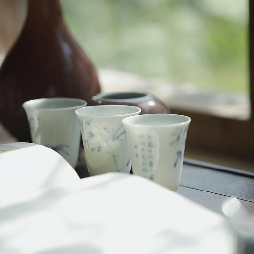 忘言/草木春秋闻香杯 景德镇茶杯手绘青花品杯陶瓷品茗杯（秋葵/栀子花/梅花/荷花） 商品图8