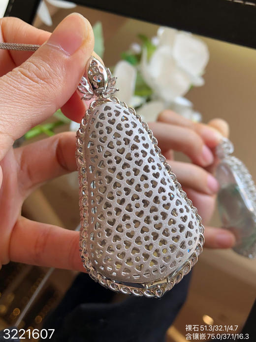 玻璃飘翠木纳观音吊坠【3221607】具体价格微信咨询 商品图8