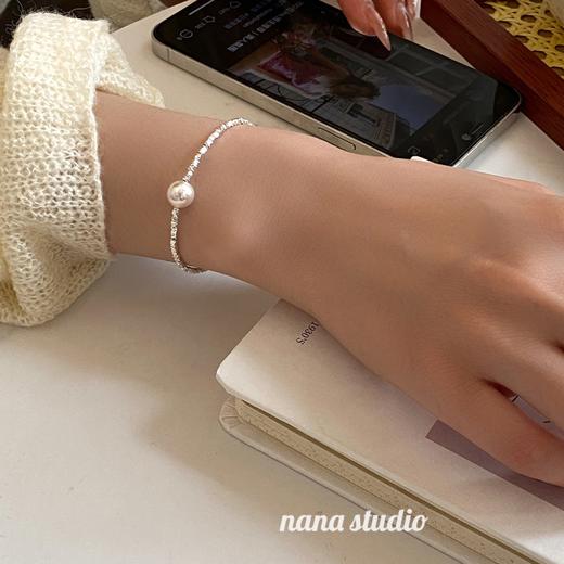 【礼品盒包装！施家珍珠碎银子手链】2023新款s925纯银，施家珍珠碎银子手链，珍珠细腻圆润，闪耀着温润光泽，女款小众，碎银几两手饰，是逛街、约会、晚宴等多种场合的完美搭配选择。sh 商品图5