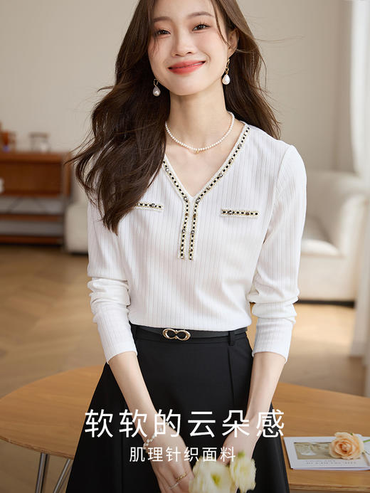 【1件82折】熙世界撞色编织小香风V领针织T恤女长袖设计感别致上衣2025秋新款 商品图0