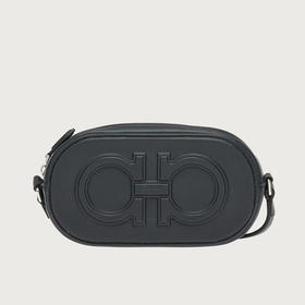 FERRAGAMO 菲拉格慕 男士 GANCIO 双扣斜挎包 黑色 24 1207 757928