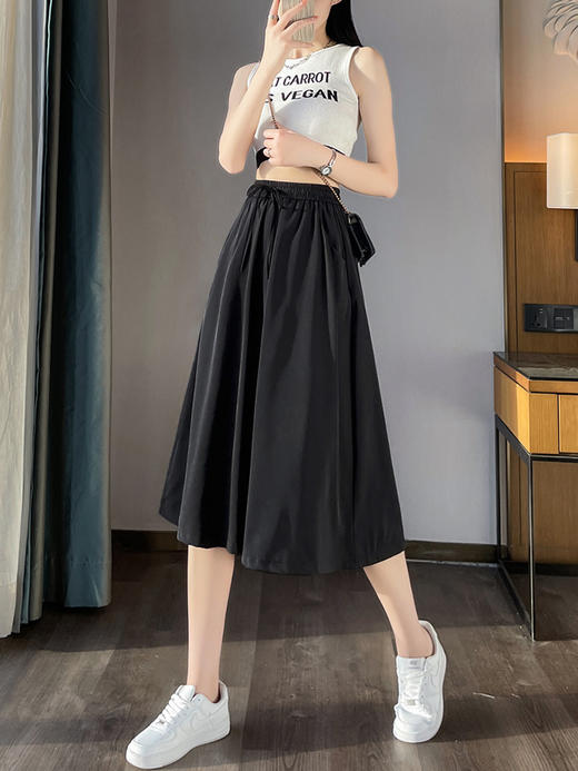 2023夏季新款小个子大码裙裤，潮流气质兼备。不仅宽松休闲，还有阔腿裤的舒适度，能轻松驾驭各种场合，让你充满自信美丽。 商品图2