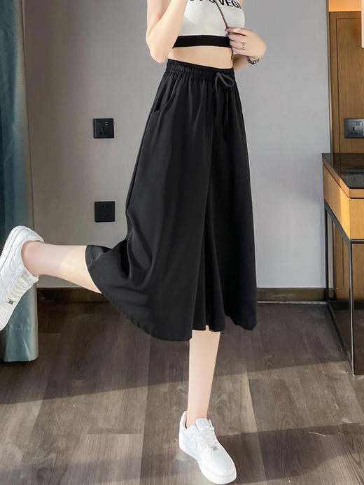 2023夏季新款小个子大码裙裤，潮流气质兼备。不仅宽松休闲，还有阔腿裤的舒适度，能轻松驾驭各种场合，让你充满自信美丽。 商品图3