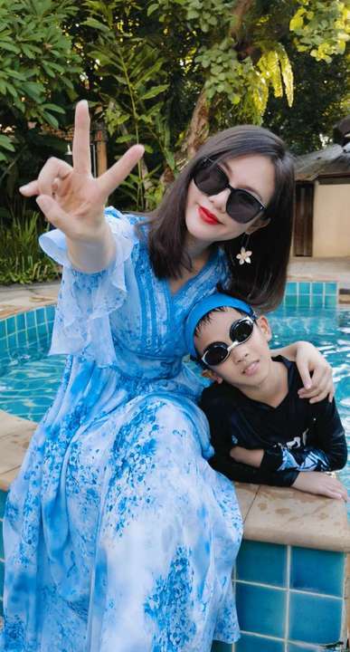 逸红颜明月优选#『妙园』6A级 “重磅”桑蚕丝双绉V领收腰连衣裙，轻松营造优雅韵味！ 商品图14