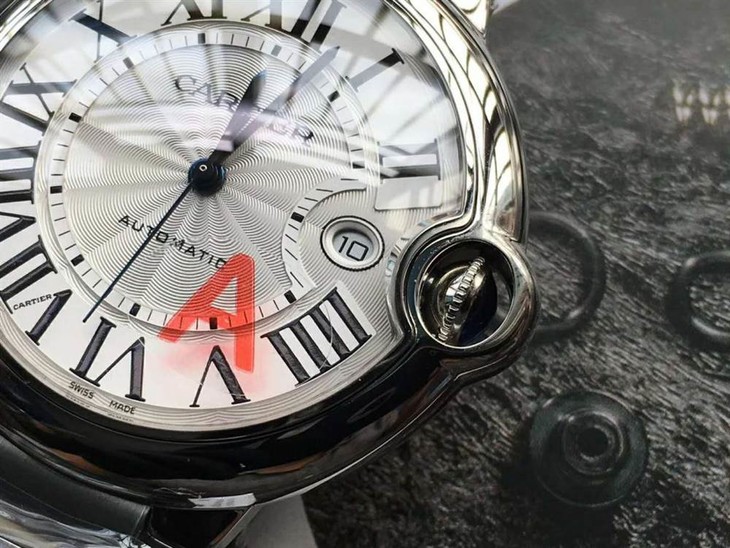 卡地亚蓝气球复刻表哪个厂好?V6厂,AF厂,V9厂,CR厂说评对比