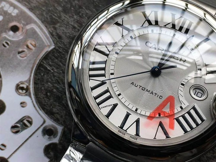 卡地亚蓝气球复刻表哪个厂好?V6厂,AF厂,V9厂,CR厂说评对比