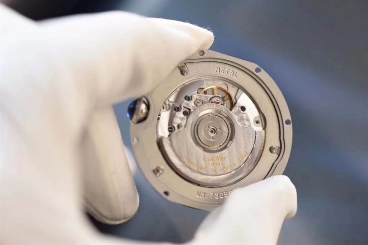 卡地亚蓝气球复刻表哪个厂好?V6厂,AF厂,V9厂,CR厂说评对比