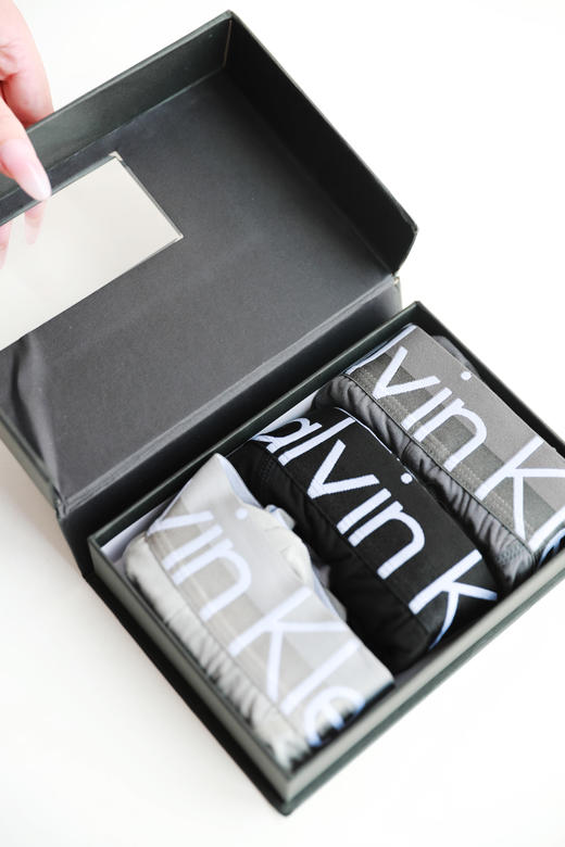 730大洋一盒，是某k啊。三条一组の男士无痕平角内裤礼盒J072568 商品图2