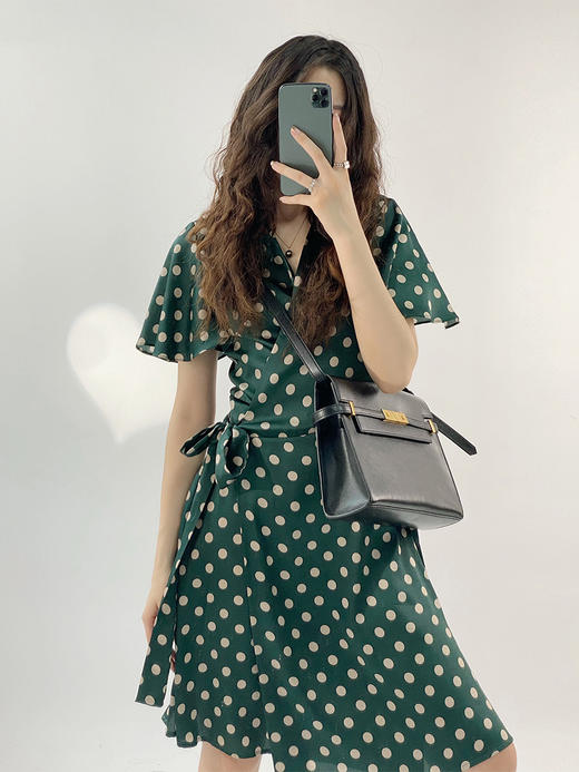 YX【现货7天】绿色波点连衣裙2023年新款女夏季气质名媛v领裙子中长款收腰显瘦 商品图1