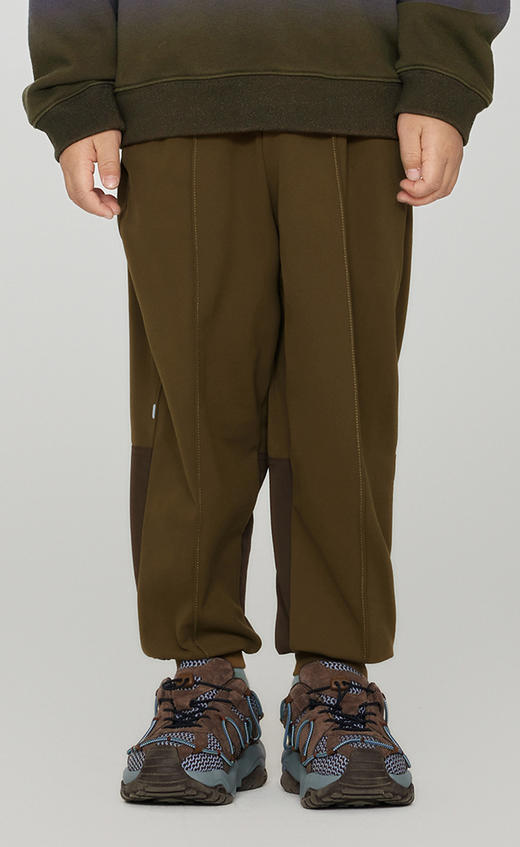 jnby  23年秋款 尼龙针织束脚长裤 1N8E10690 商品图6