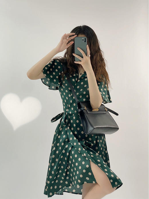 YX【现货7天】绿色波点连衣裙2023年新款女夏季气质名媛v领裙子中长款收腰显瘦 商品图3