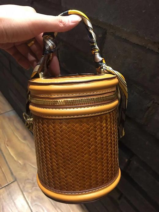 新款迷你竹编水桶包 商品图1