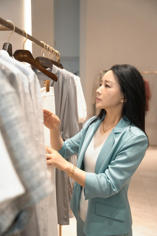 Laurel劳芮 冰石蓝直身西装LWL343T07900 商品图3