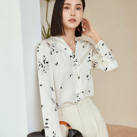 玳莎印花V领长袖真丝衬衫女士秋季款优雅气质桑蚕丝上衣  DC31301 商品图2