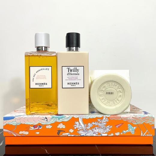 【品牌授权】爱马仕身体香氛系列组合装 包含丝巾保湿香氛身体乳200ML+橘彩星光身体沐浴露200ML+尼罗河花园香皂100g 超划算套装 商品图1