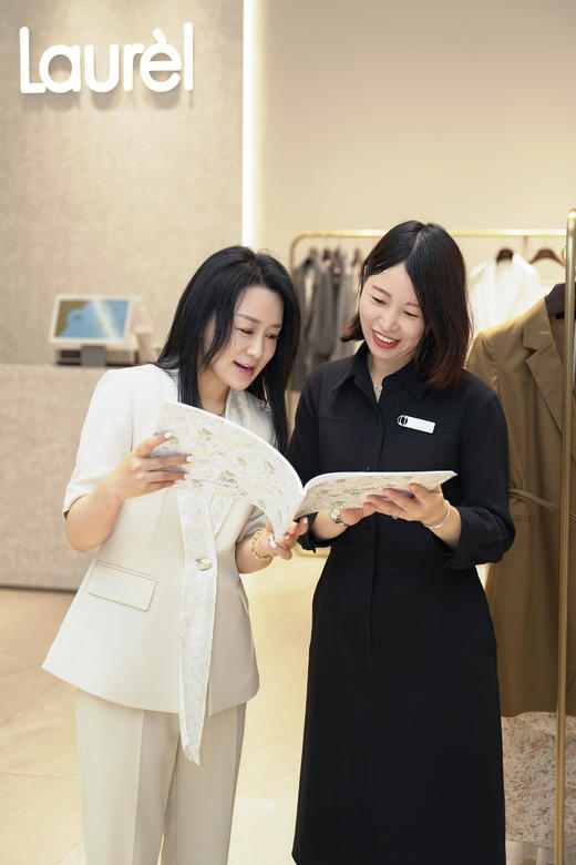 【三醋酸】Laurel劳芮 玉石色丝巾飘带领西装 LWL343T07400 商品图3
