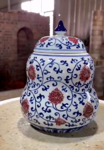 柴窑缠枝莲釉里红葫芦罐 商品图0