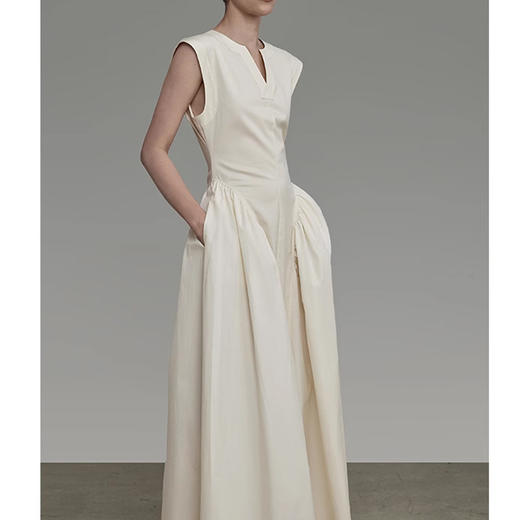 白色法式连衣裙女夏2023新款无袖收腰显瘦裙子小众设计感时尚简约 商品图1