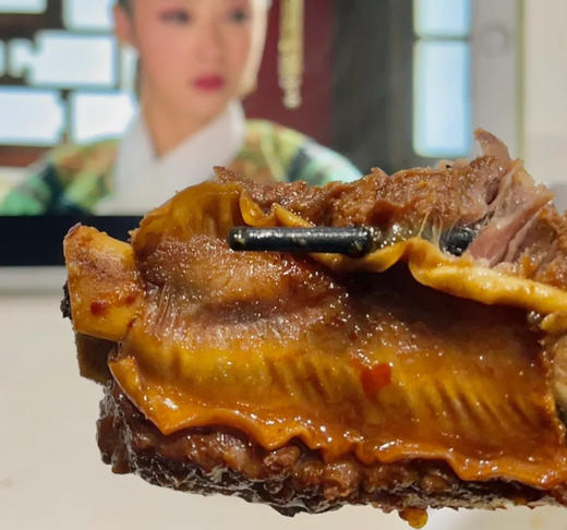 红凤凰和牛带骨牛小排！烤，煎，炖 都非常不错，肉质细嫩，香味扑鼻！高压锅20分钟可以直接拆骨。 商品图2