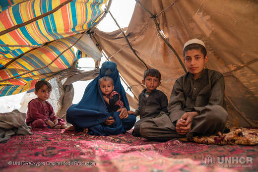 为阿富汗家庭提供一张4x5米塑料防水布 商品图0