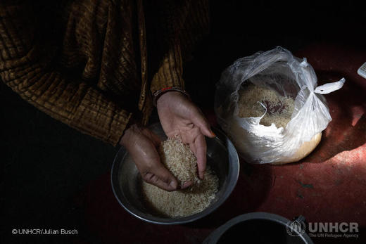 为阿富汗家庭提供一套五人使用的厨具和餐具套装 商品图3