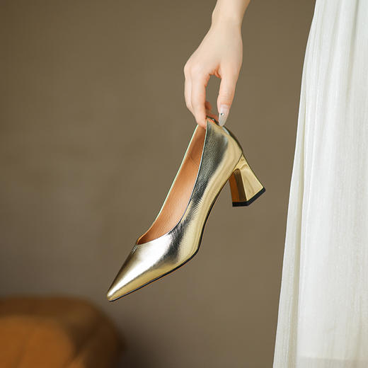 时尚新款，真皮亮面尖头高跟单鞋YT-932-5 商品图6