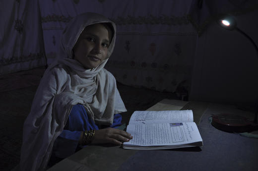 为阿富汗家庭提供一套太阳能灯 商品图3