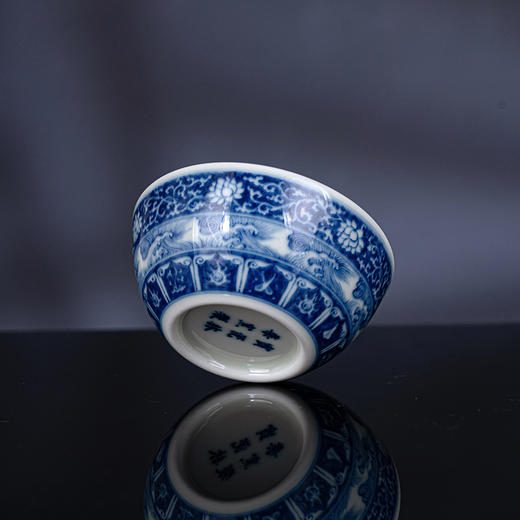 青花柴窑内画碧海生花卧足杯 商品图2